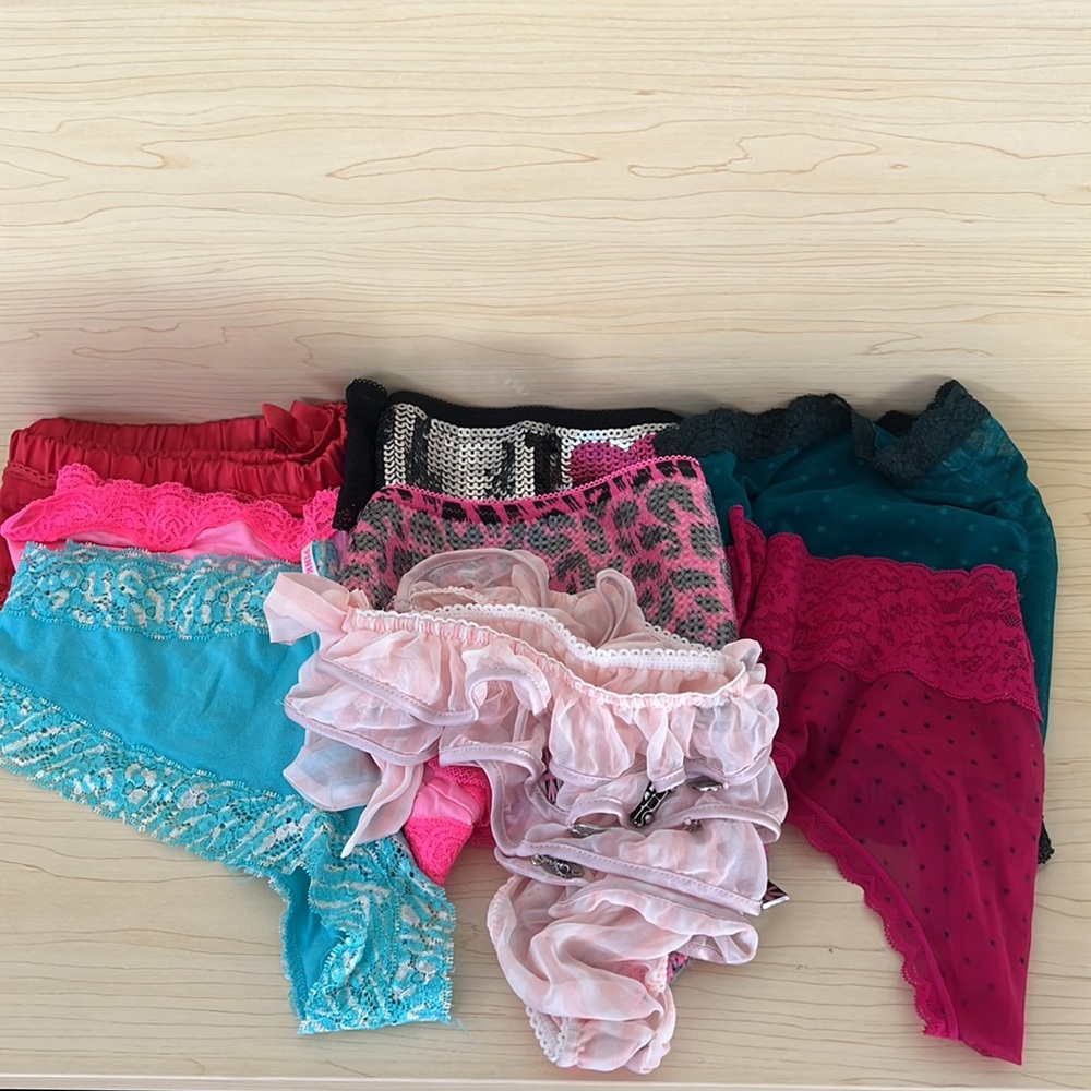 LOT of 8 Victoria’s Secret, PINK and Aerie panties!